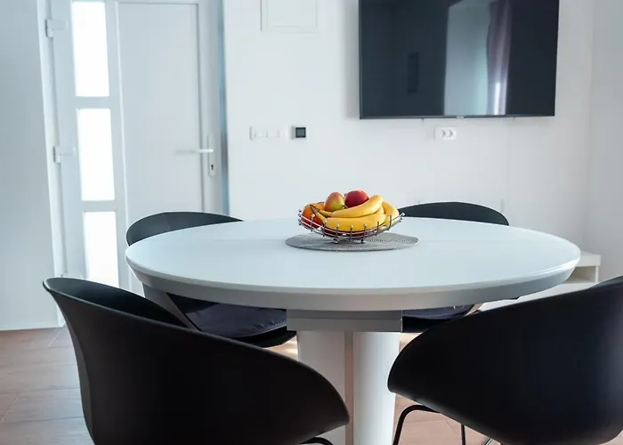 Apartment Paradise *