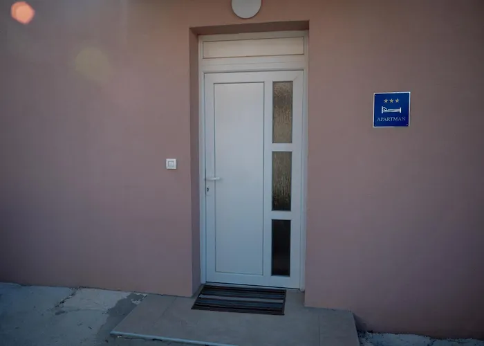 Paradise Apartment *